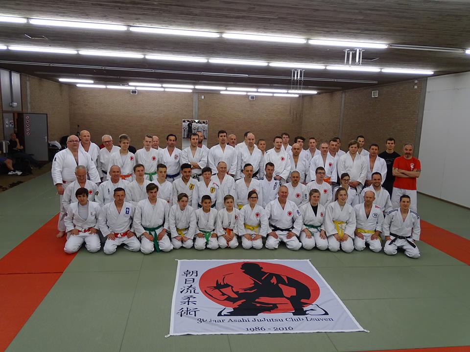 Leuvense Jujutsuclub Asahi blaast 30 kaarsjes uit
